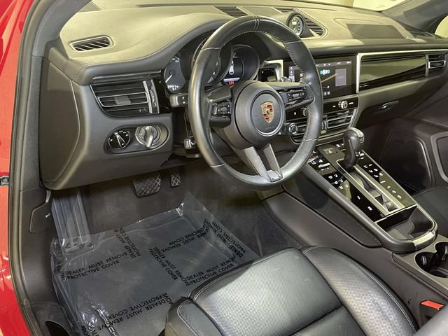 Certified 2023 Porsche Macan Turbo AWD/4WD image 4