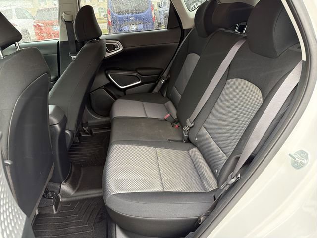 Used 2024 Kia Soul LX image 23