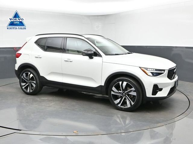 Used 2023 Volvo XC40 B5 Plus w/ Driver Assist Package