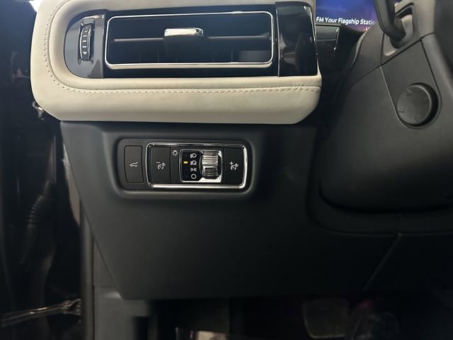 Certified 2025 Lincoln Aviator Black Label image 31