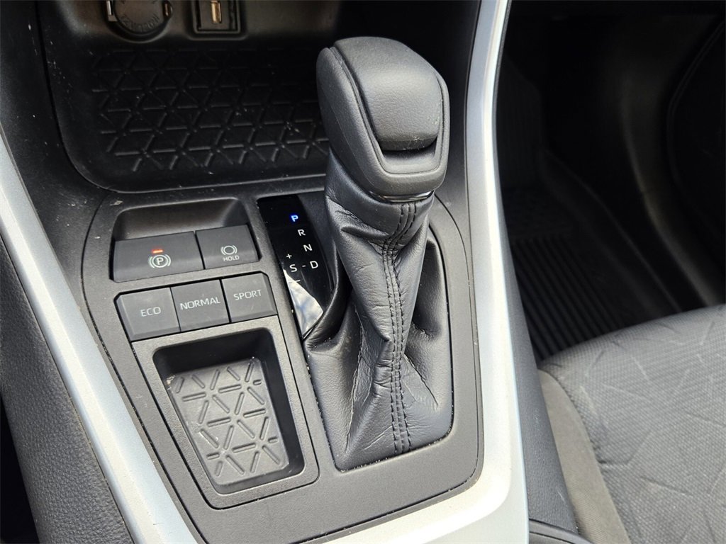 Used 2022 Toyota RAV4 XLE image 20