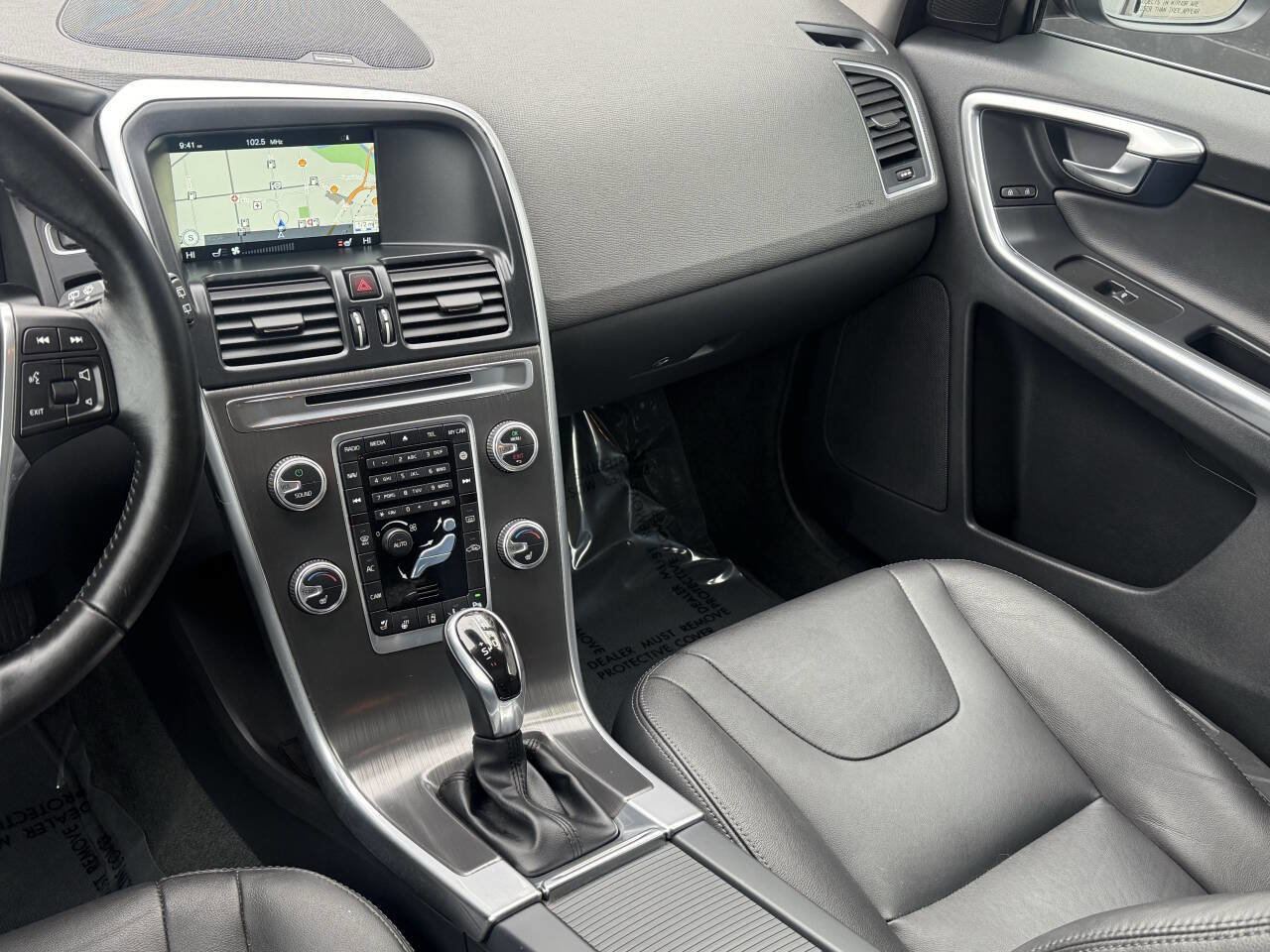 Used 2016 Volvo XC60 T5 Platinum w/ Climate Package image 6