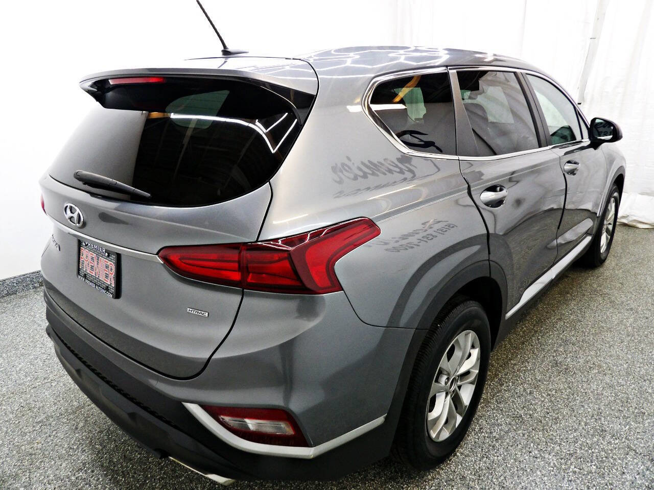 Used 2019 Hyundai Santa Fe SE image 6