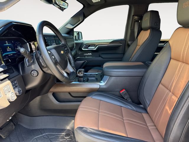 Certified 2025 Chevrolet Silverado 1500 High Country w/ Technology Package AWD/4WD image 9