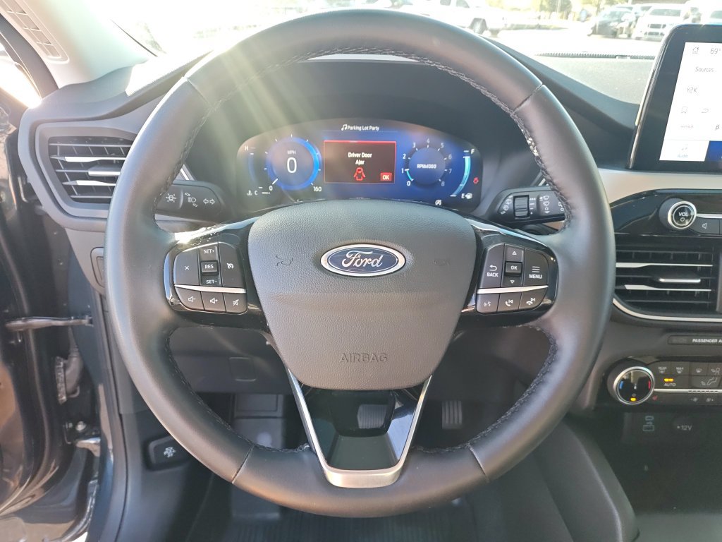 Used 2022 Ford Escape SEL w/ Technology Package AWD/4WD image 17