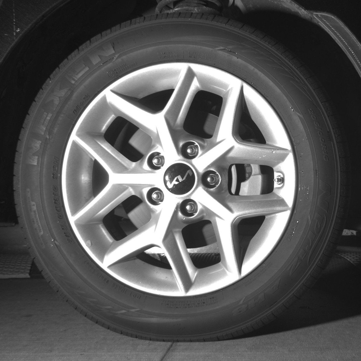 Used 2025 Kia Soul LX w/ LX Technology Package FWD image 13