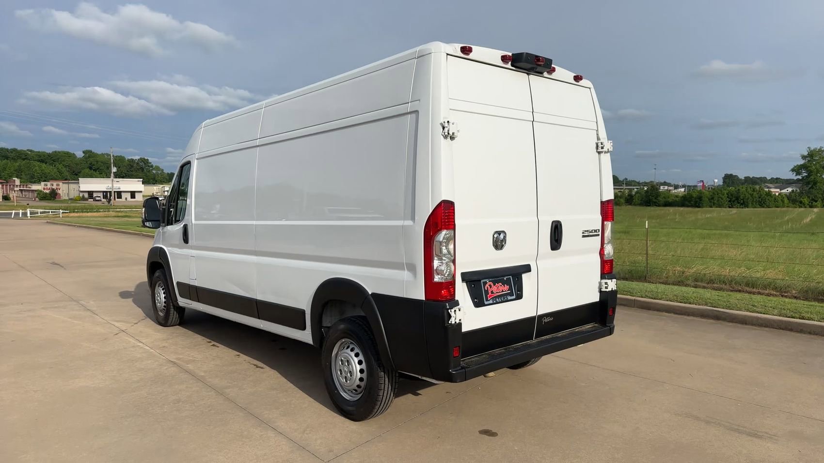Used 2025 RAM ProMaster 2500 w/ Convenience Group FWD image 7