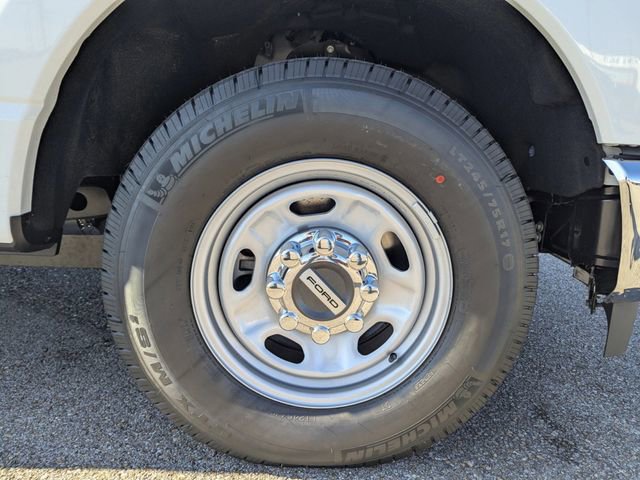 New 2025 Ford F250 XL w/ XL Chrome Package image 9