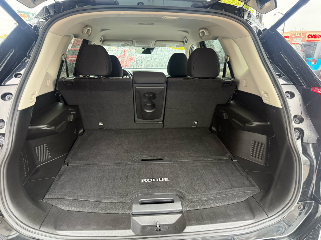 Used 2020 Nissan Rogue SV image 17