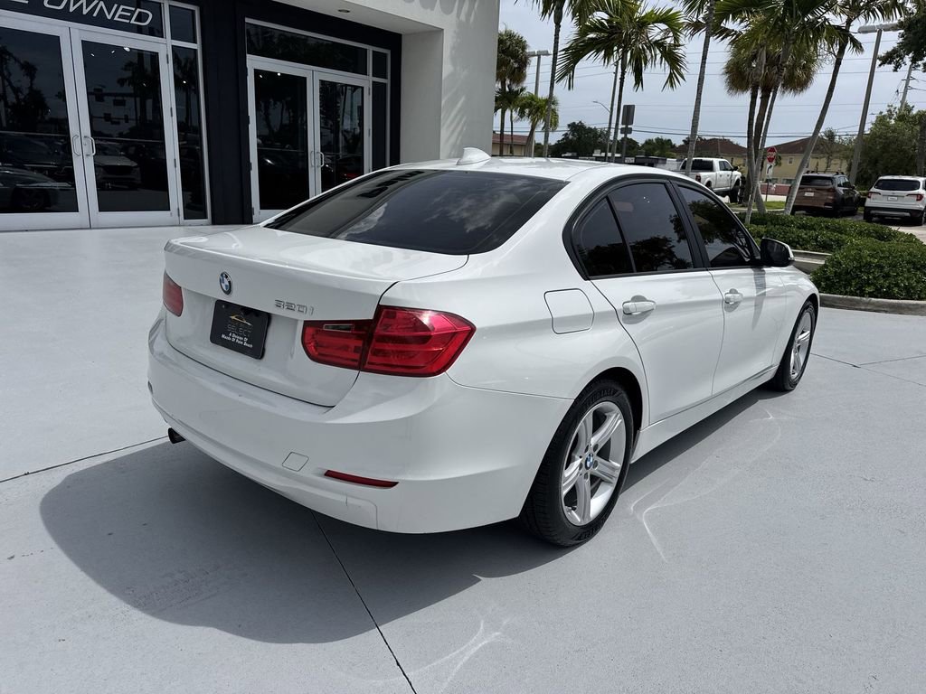 Used 2015 BMW 320i Sedan RWD image 3