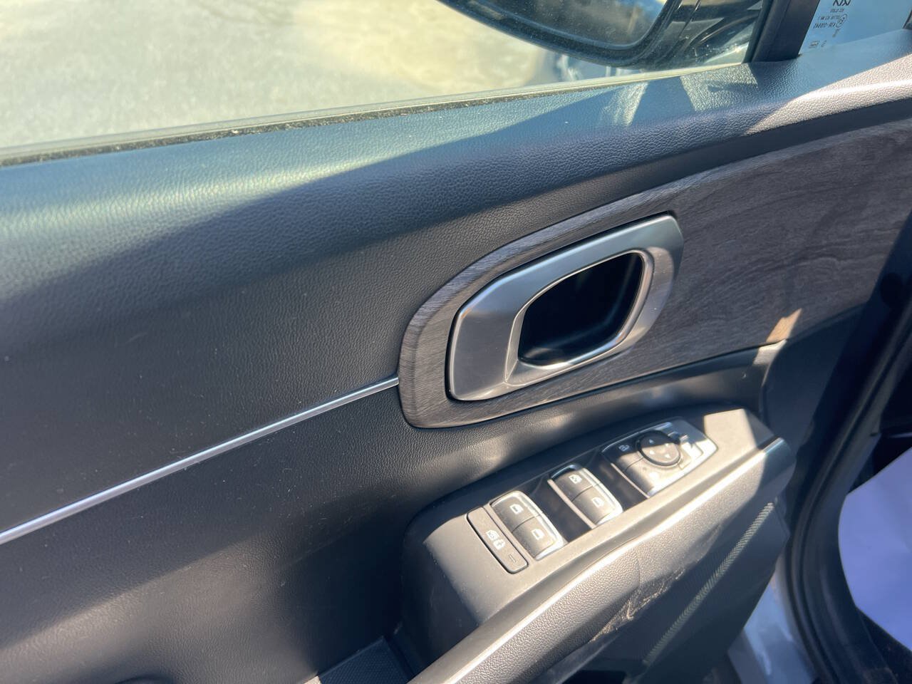 Used 2023 Kia Sorento S w/ Panoramic Sunroof Package AWD/4WD image 14