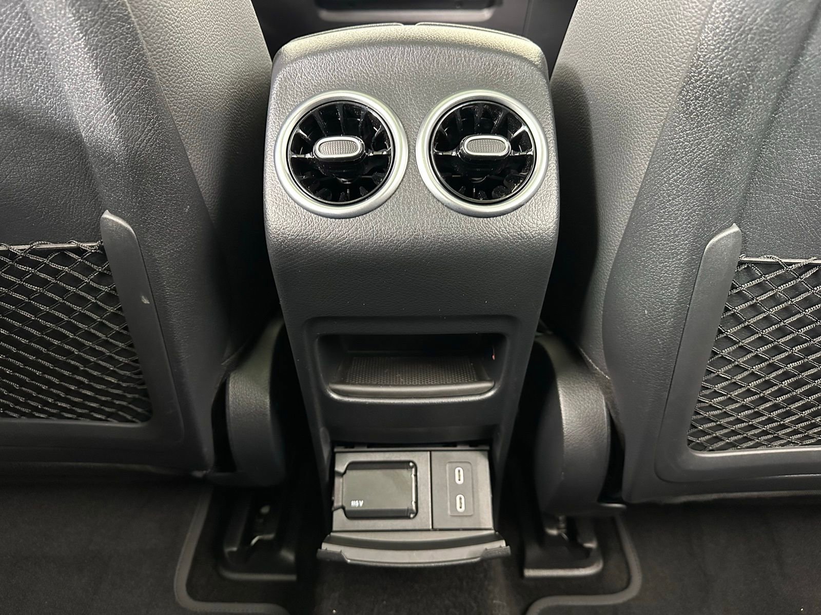 Used 2024 Mercedes-Benz EQB 300 4MATIC image 34