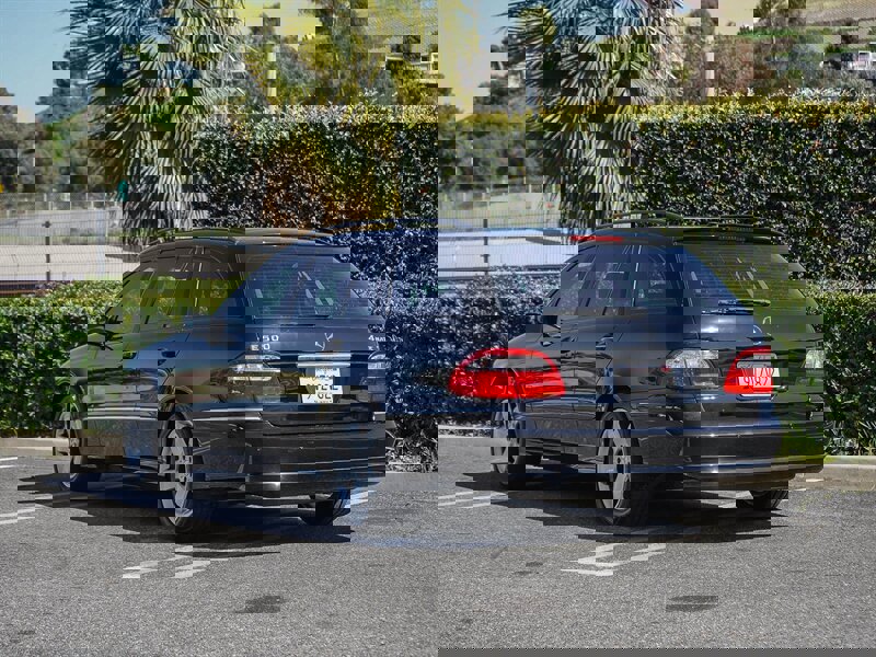 Used 2005 Mercedes-Benz E 500 4MATIC Wagon w/ Premium Pkg image 4