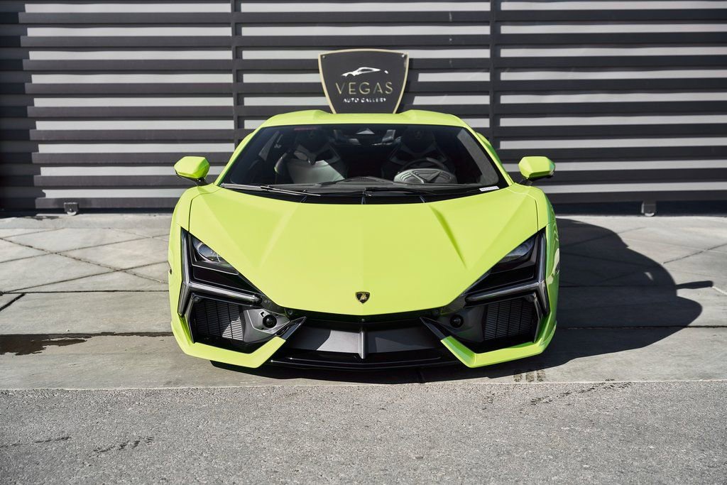 Used 2025 Lamborghini Revuelto AWD/4WD image 16