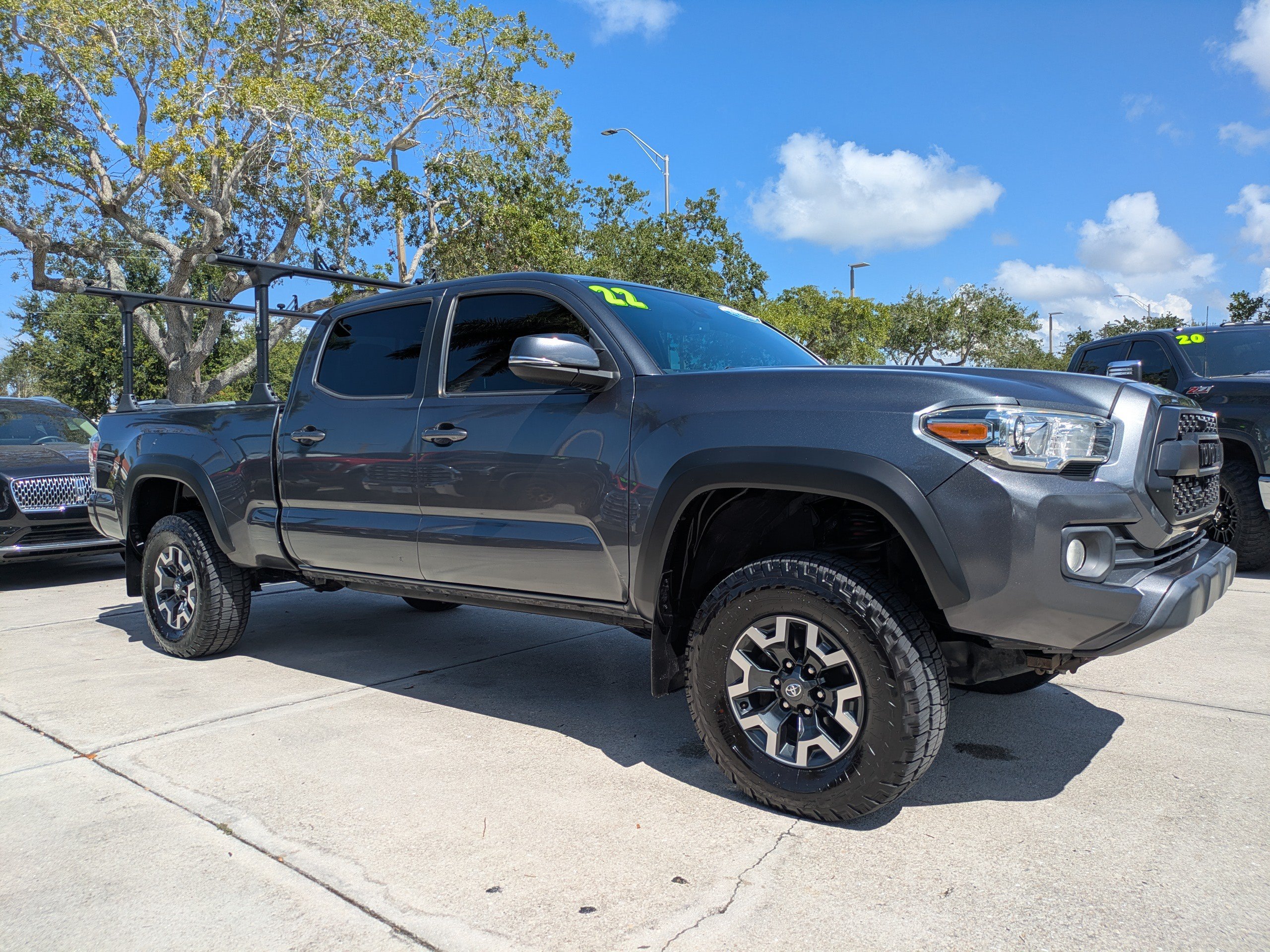 Used 2022 Toyota Tacoma TRD Off-Road w/ Technology Package AWD/4WD image 2