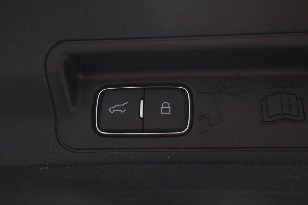 Certified 2023 Ford Explorer XLT image 20