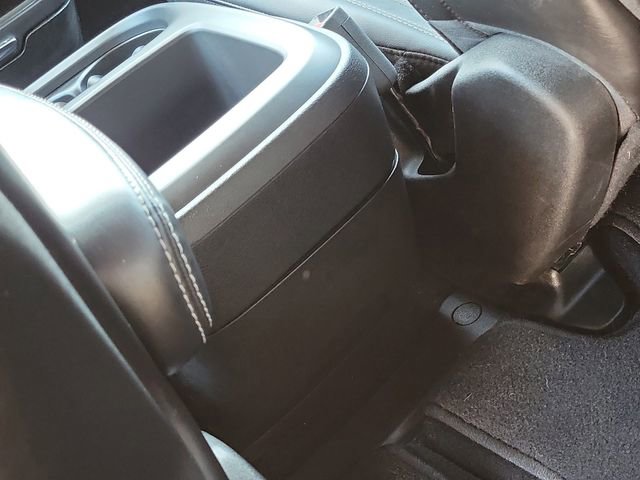 Used 2025 Chrysler Pacifica Select image 24