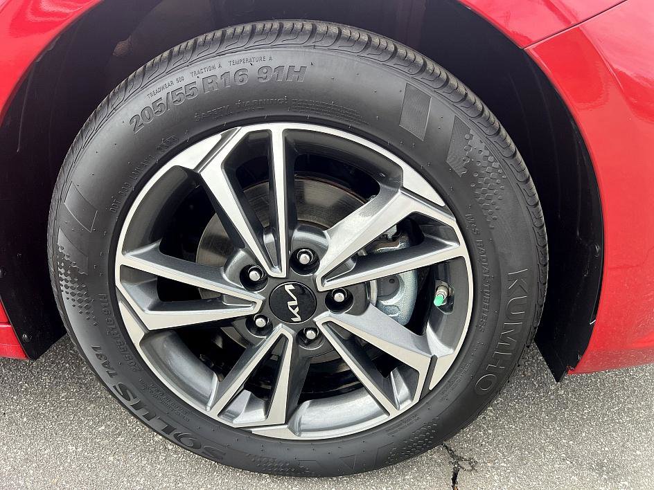 Used 2024 Kia Forte LXS w/ LXS Technology Package image 12