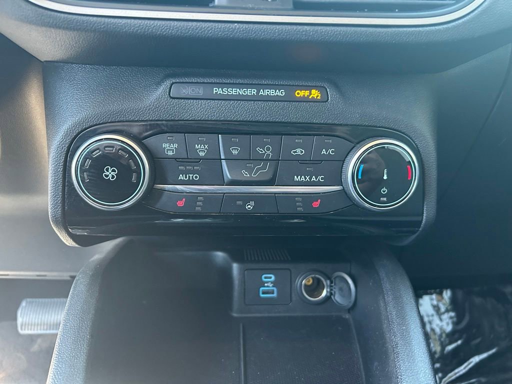 Used 2022 Ford Escape SE w/ SE Sport Appearance Package AWD/4WD image 19