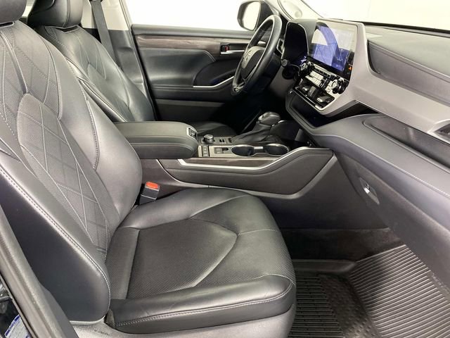 Used 2021 Toyota Highlander Platinum AWD/4WD image 11