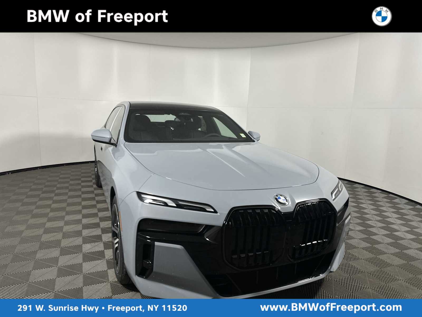 New 2026 BMW 740i xDrive w/ Premium Package image 1