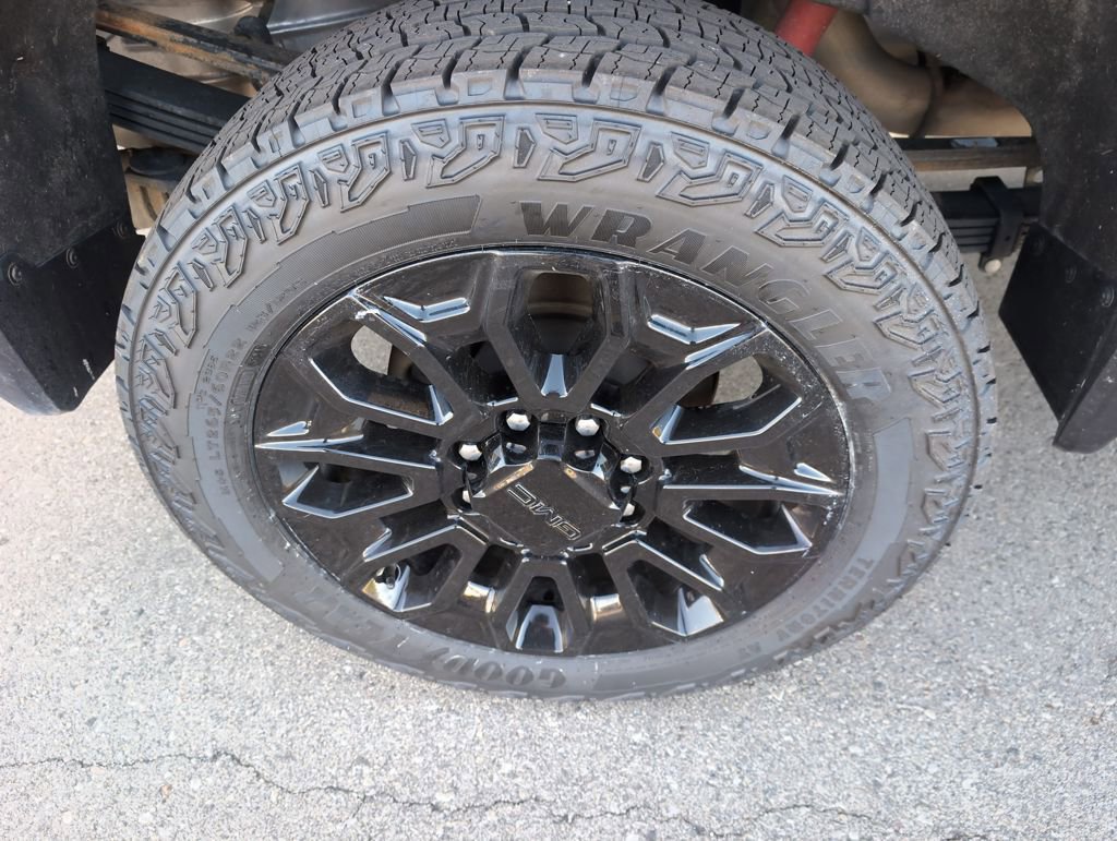 Used 2024 GMC Sierra 2500 AT4 w/ AT4 Premium Plus Package image 9