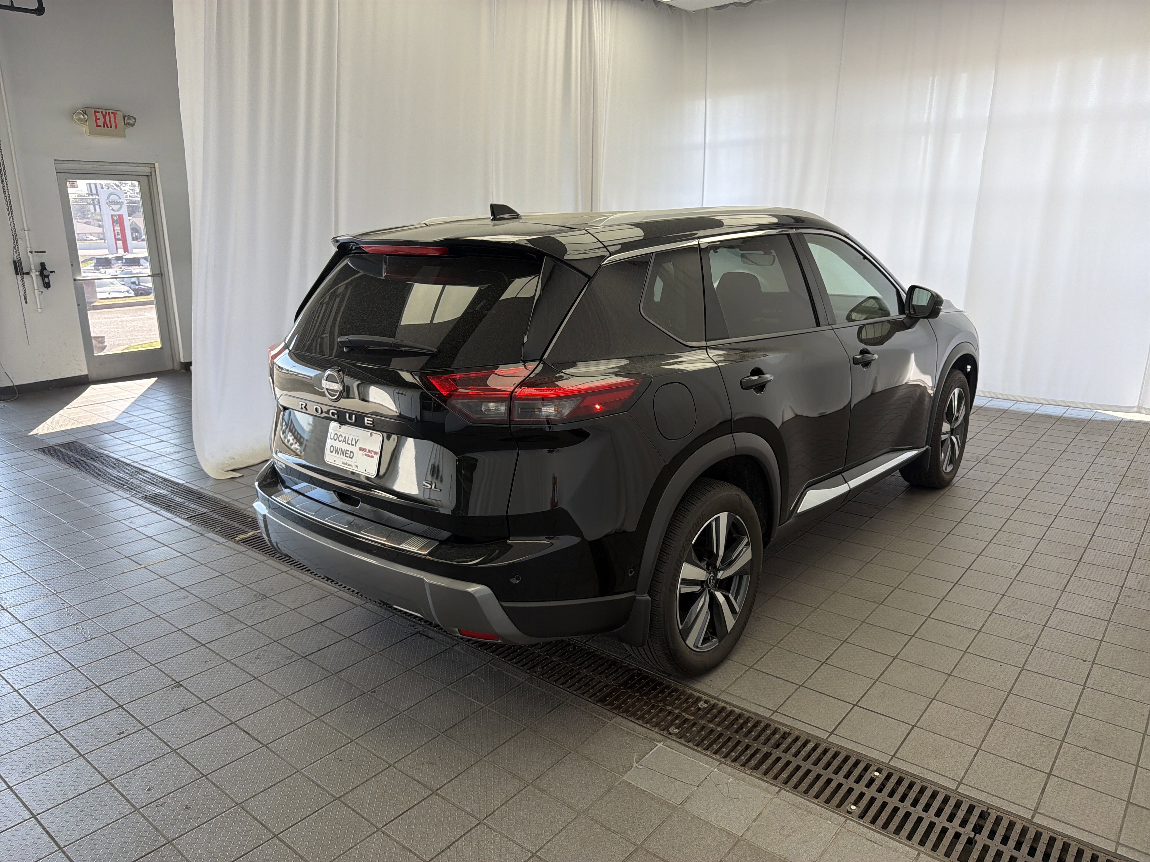 Used 2024 Nissan Rogue SL w/ SL Premium Package image 5
