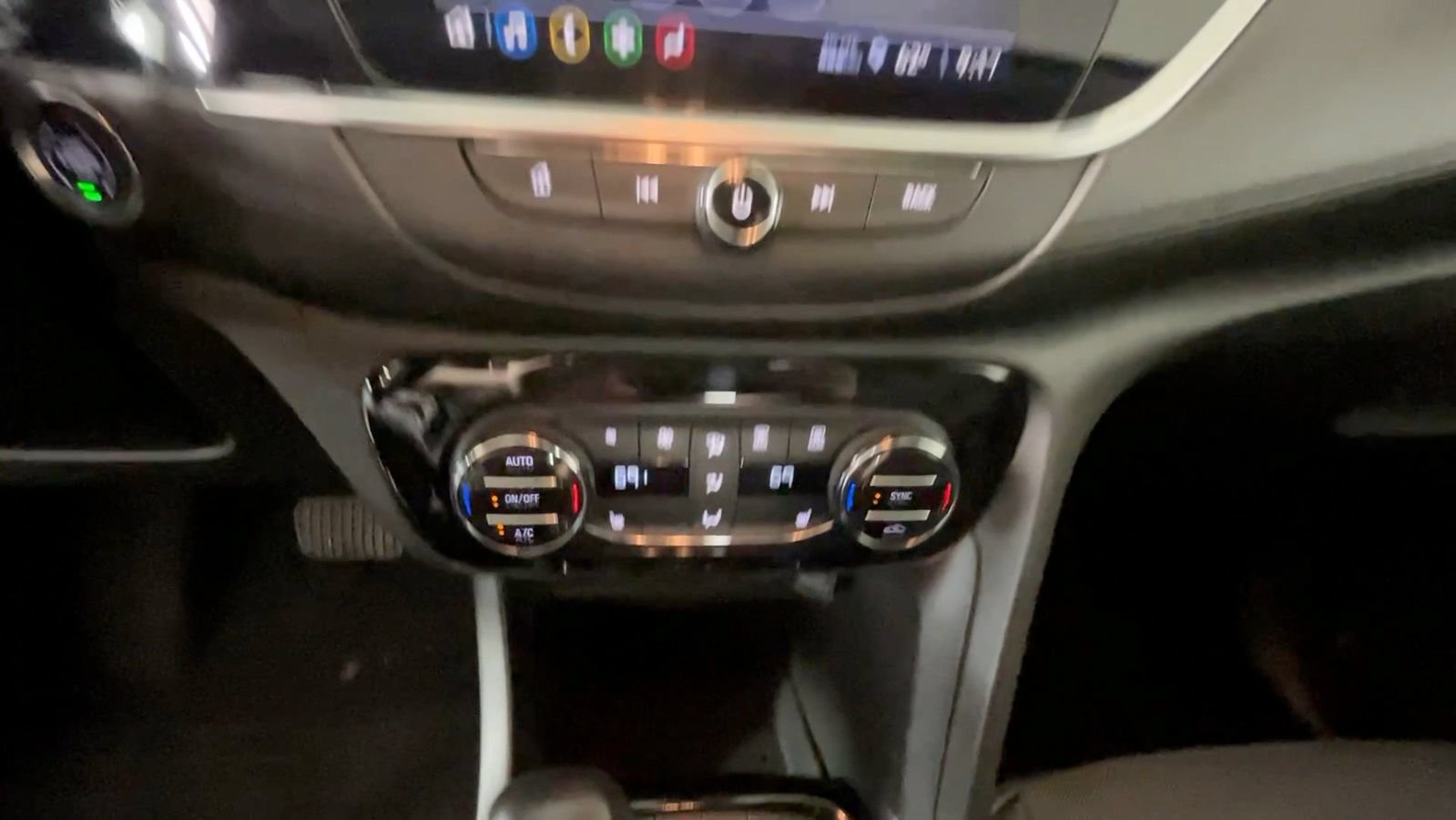 Used 2022 Buick Encore GX Select w/ Sport Touring Package FWD image 36