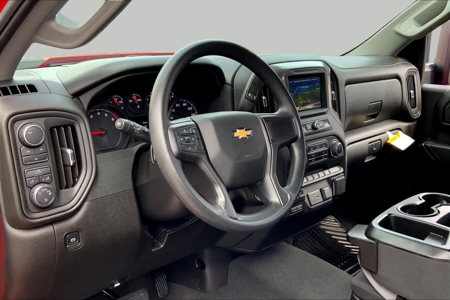 Used 2025 Chevrolet Silverado 2500 Custom w/ Custom Convenience Package AWD/4WD image 18
