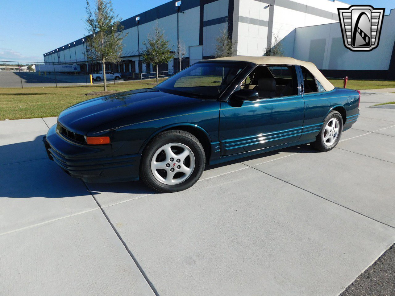 Used 1995 Oldsmobile Cutlass Supreme Convertible image 27