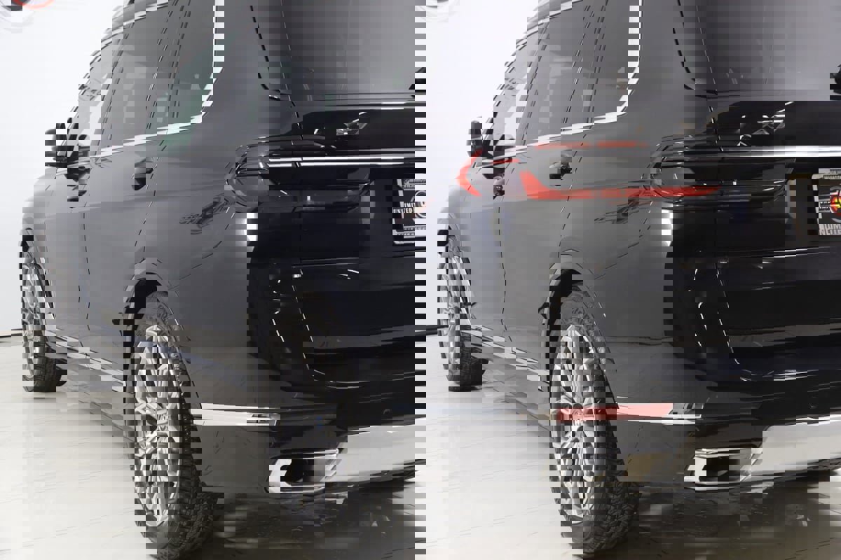 Used 2023 BMW X7 xDrive40i w/ Premium Package image 25
