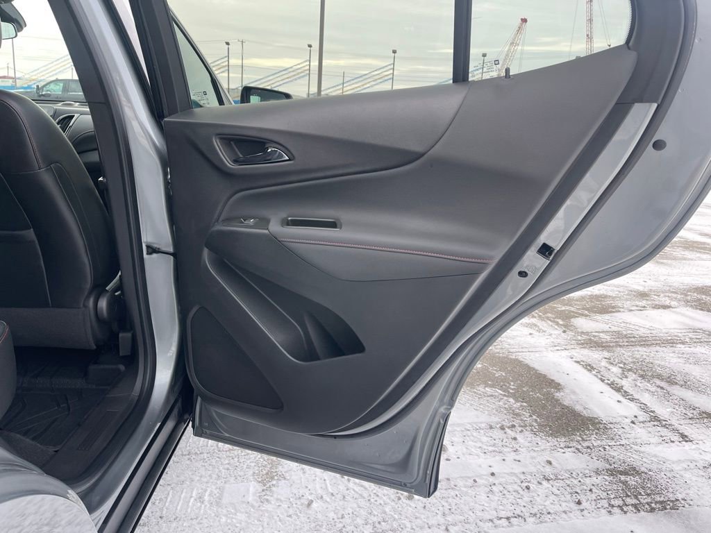 Used 2023 Chevrolet Equinox RS image 24