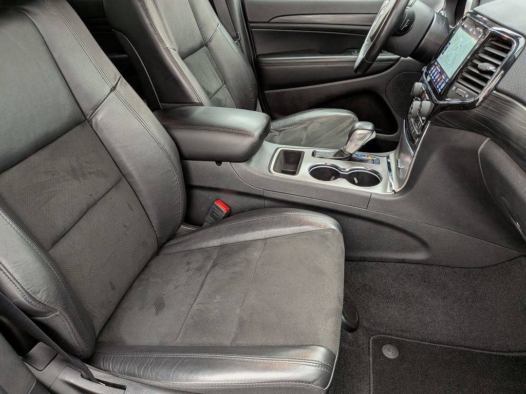 Used 2022 Jeep Grand Cherokee Laredo X AWD/4WD image 24