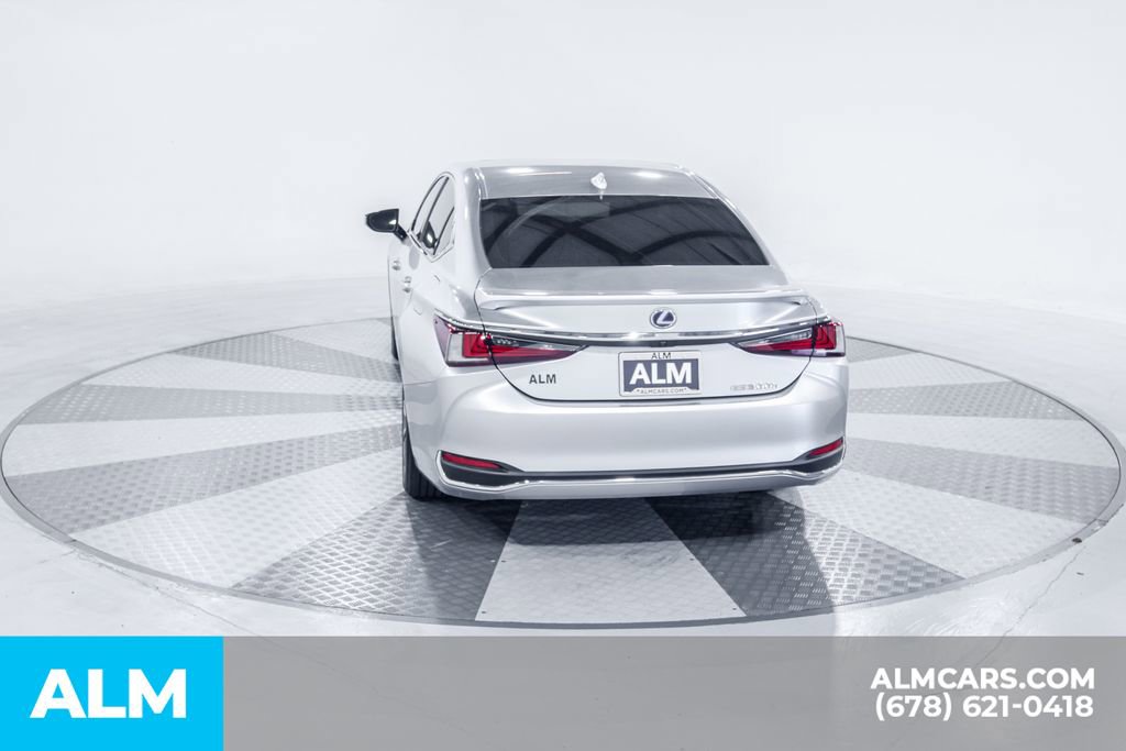 Used 2022 Lexus ES 300h w/ Accessory Package image 9