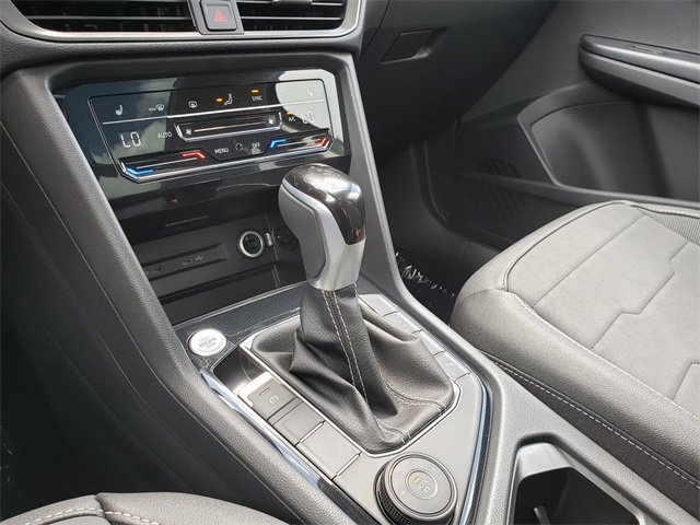 New 2025 Volkswagen Taos SE image 11