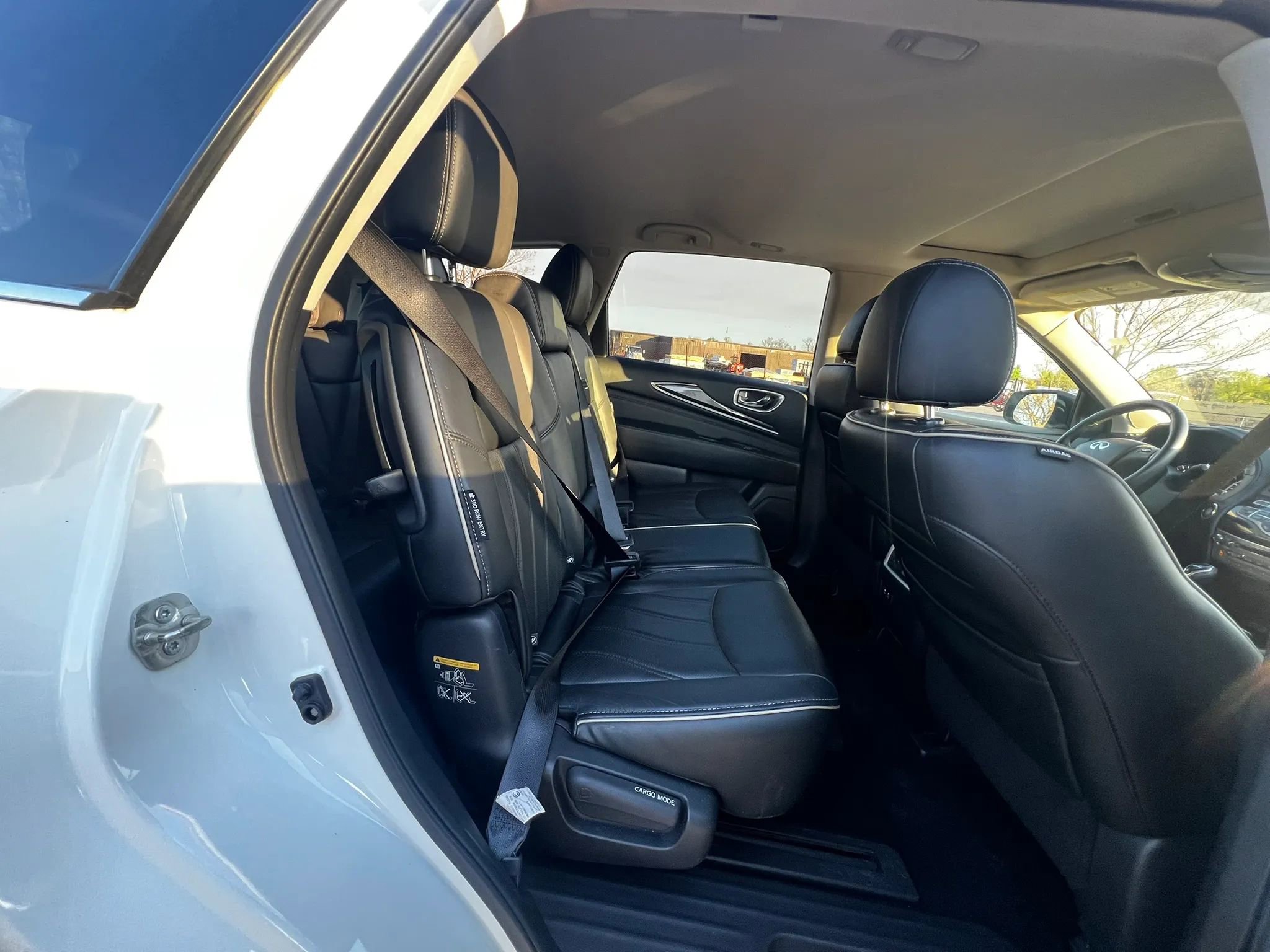 Used 2019 INFINITI QX60 Luxe w/ Essential Package image 14