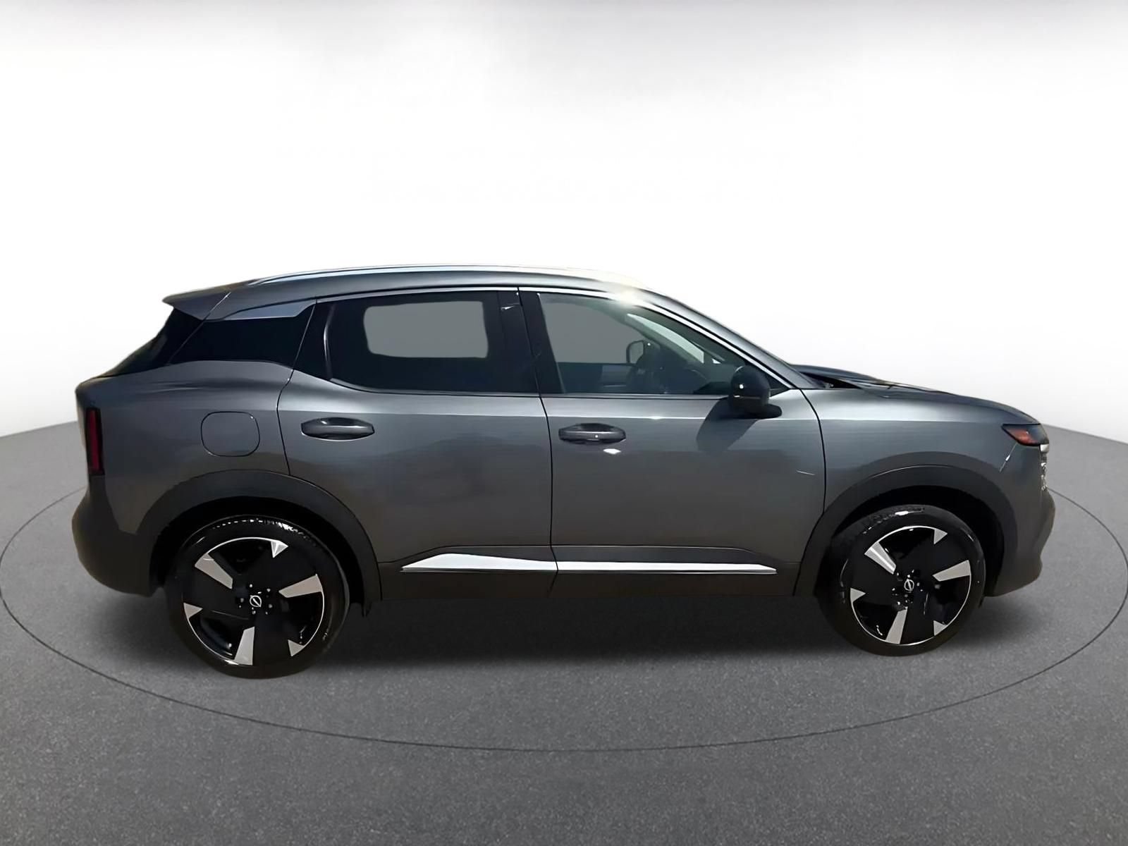 Used 2026 Nissan Kicks SR AWD/4WD image 15