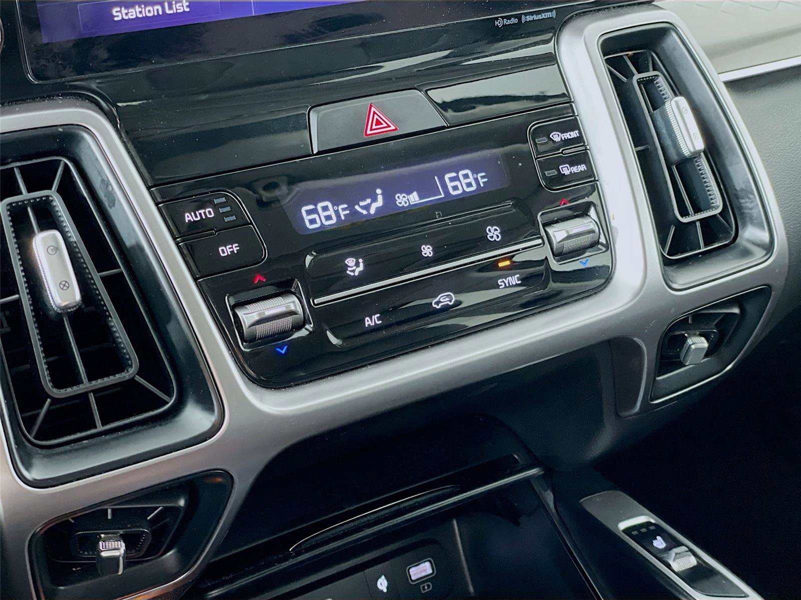 Used 2023 Kia Sorento S w/ Panoramic Sunroof Package image 21