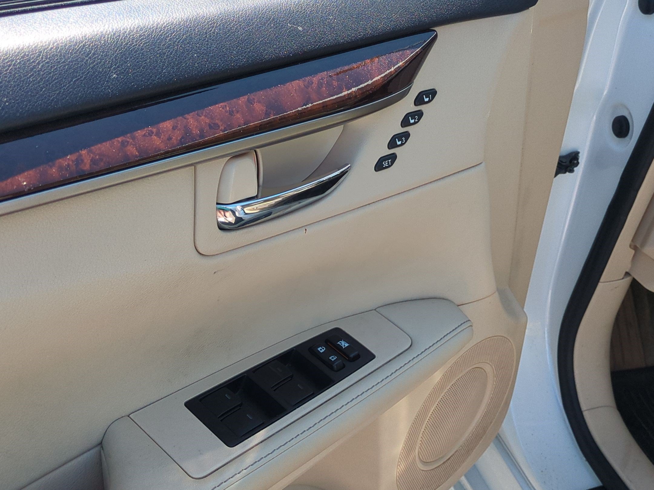 Used 2015 Lexus ES 350 w/ Luxury Package FWD image 15