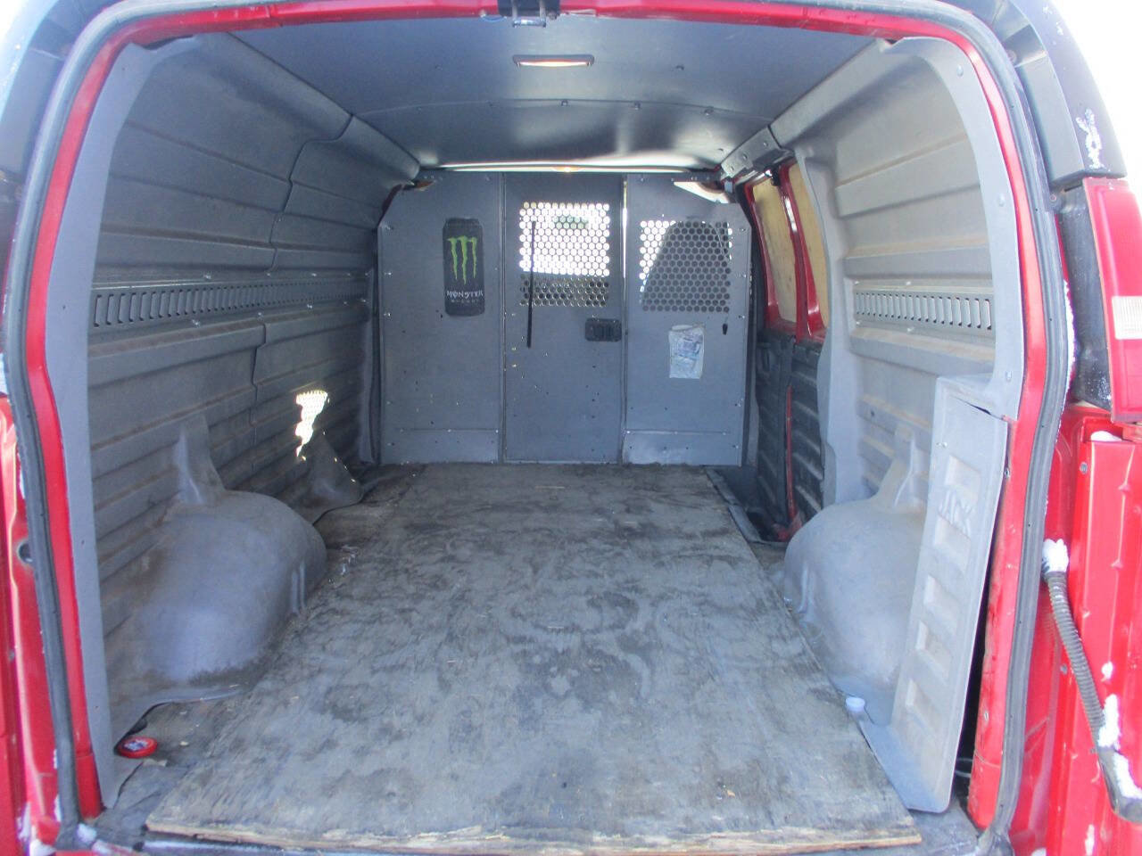 Used 2009 Chevrolet Express 3500 image 21