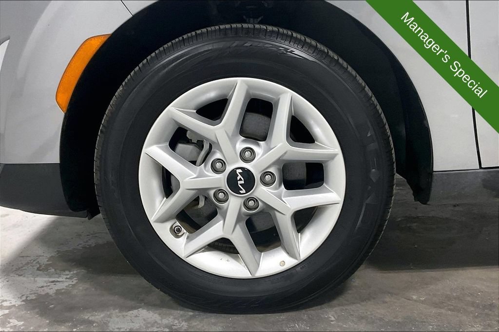 Used 2025 Kia Soul LX w/ LX Technology Package FWD image 10