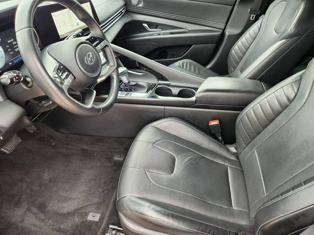 Used 2022 Hyundai Elantra Limited FWD image 4