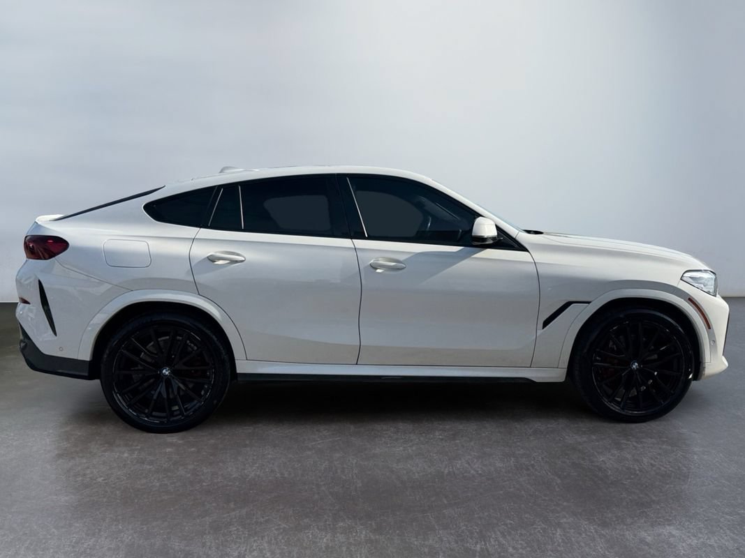 Used 2021 BMW X6 xDrive40i w/ M Sport Package AWD/4WD image 4
