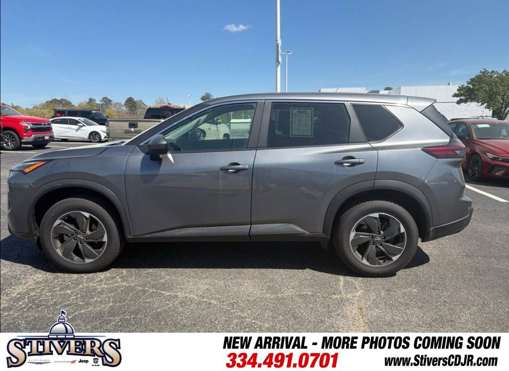 Used 2024 Nissan Rogue SV image 8