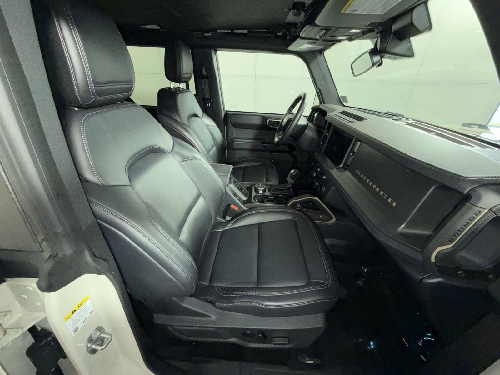 Used 2025 Ford Bronco Badlands image 26