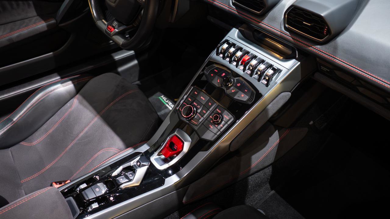 Used 2017 Lamborghini Huracan LP 580-2 RWD image 19