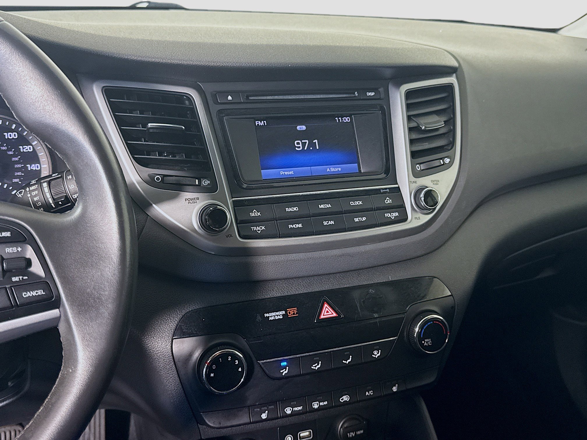 Used 2016 Hyundai Tucson Sport image 18