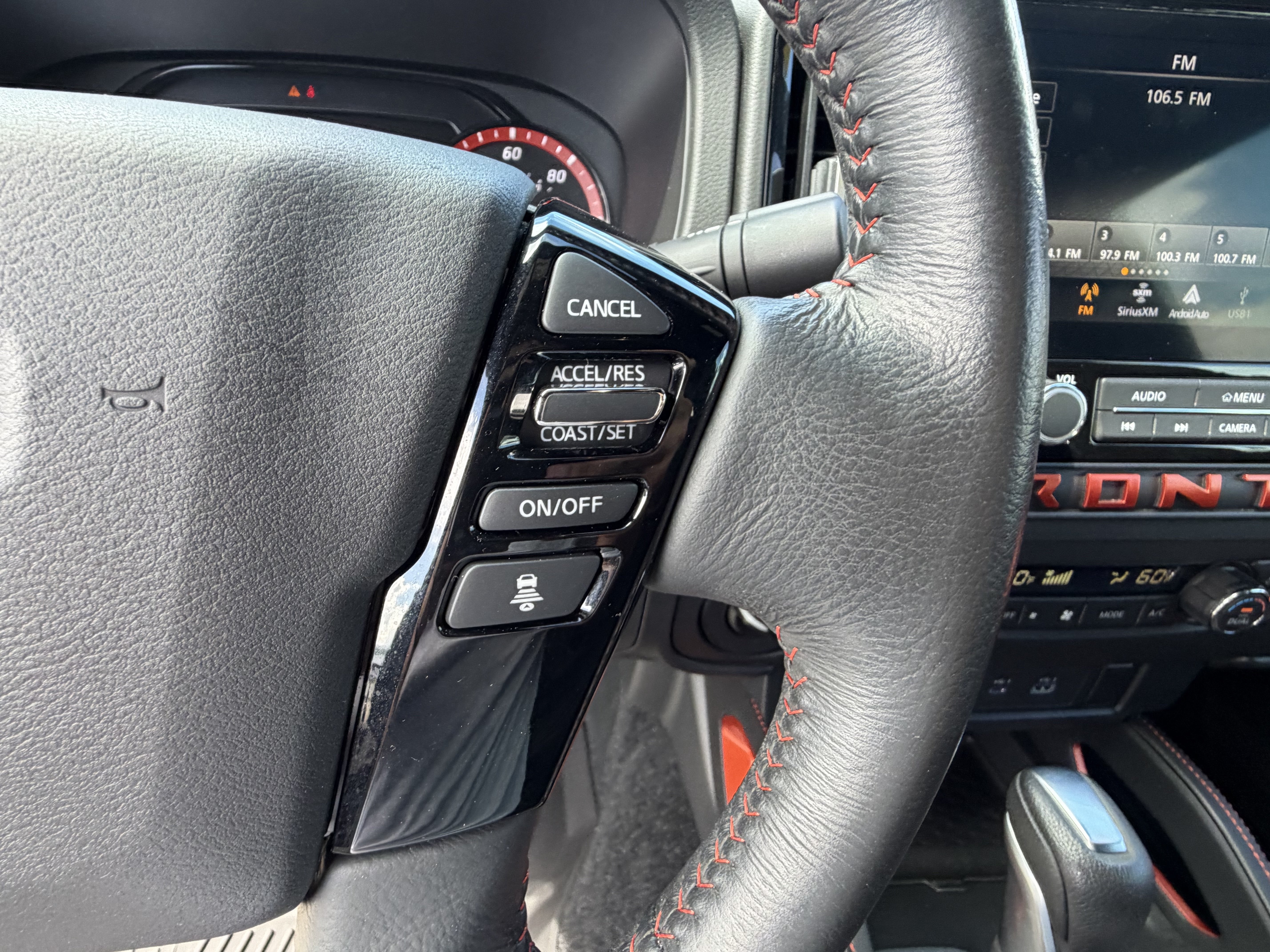 Used 2025 Nissan Frontier PRO-4X AWD/4WD image 31