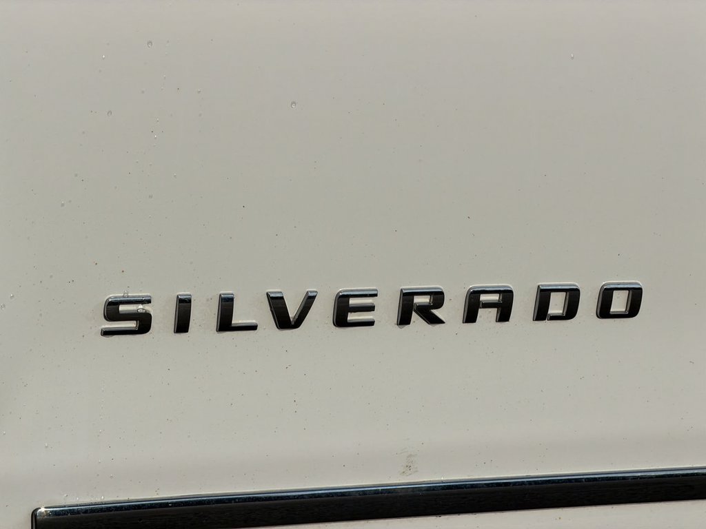 Used 2018 Chevrolet Silverado 1500 LTZ w/ Sport Package AWD/4WD image 32