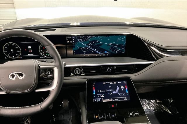 Used 2025 INFINITI QX80 Sensory AWD/4WD image 7